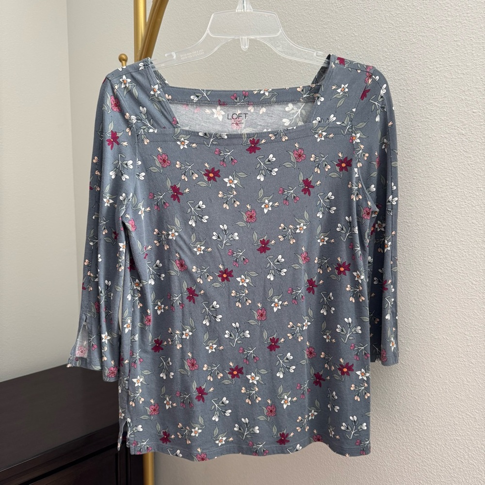 Loft Floral Knit 3/4 Sleeve Top with Square Neckline - Petite Medium - Grey